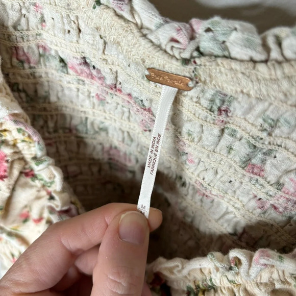 Free People Favorite Girl Floral Ruffle Top Blouse Size M Boho Cottage Prairie - Picture 4 of 7